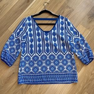 Never worn - cute and flattering Anthro top